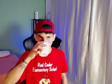 Gay sex chat with dilan_hott_ - camgaychat.com - Britain