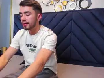 Gay sex chat with bryce_hall19 - camgaychat.com - Britain