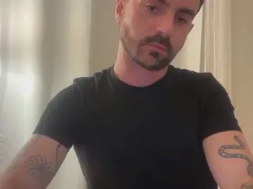 Gay sex chat with innavoigp - camgaychat.com - Britain