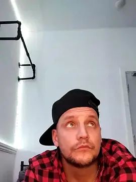 Gay sex chat with Pulizero - camgaychat.com - Poland