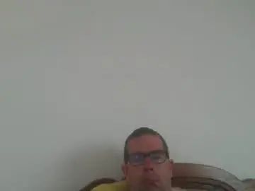 Gay sex chat with largobuze - camgaychat.com - France