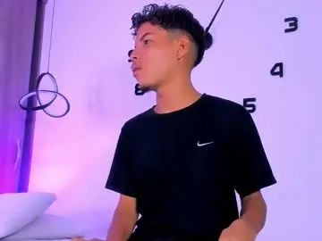 Gay sex chat with jhojan_foxxx - camgaychat.com - Britain