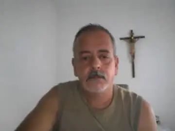 Gay sex chat with darius75_y_edith - camgaychat.com - Spain
