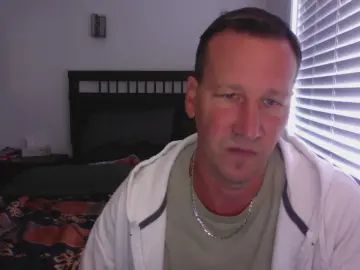 Gay sex chat with tommy6923 - camgaychat.com - France