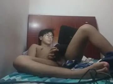 Gay sex chat with xavifucked - camgaychat.com - Britain