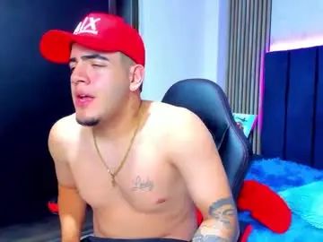 Gay sex chat with jamezprada - camgaychat.com