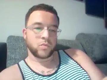 Gay sex chat with jsexy2010 - camgaychat.com - Britain