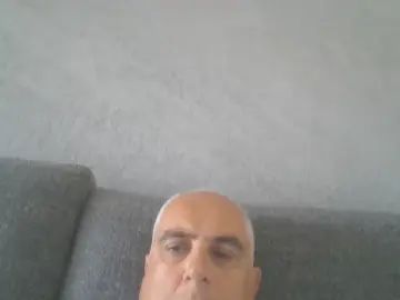 Gay sex chat with cuccioloneit - camgaychat.com - Italy