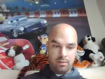 Gay sex chat with onervagyok - camgaychat.com - Britain