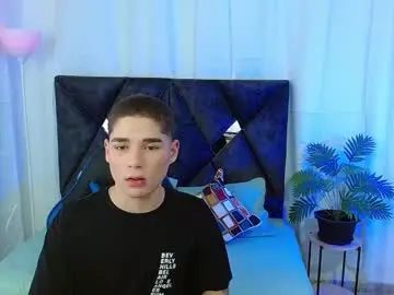 Gay sex chat with matiii18 - camgaychat.com - Spain