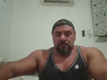 Gay sex chat with BeefyBullBcn - camgaychat.com - Britain