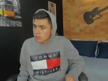 Gay sex chat with Liam_boy__ - camgaychat.com - Britain