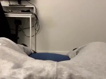 Gay sex chat with yogeni - camgaychat.com - Britain