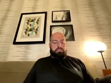 Gay sex chat with kyarmy - camgaychat.com - Britain