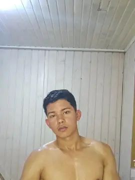 Gay sex chat with IsaacVnz - camgaychat.com - Portugal