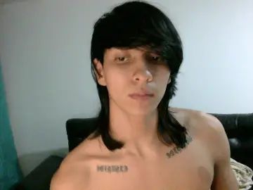 Gay sex chat with SebasT_sex - camgaychat.com