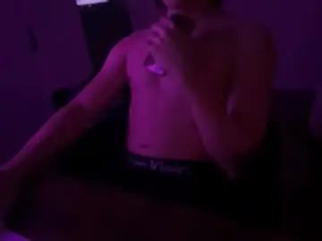 Gay sex chat with t3nn0 - camgaychat.com - Britain