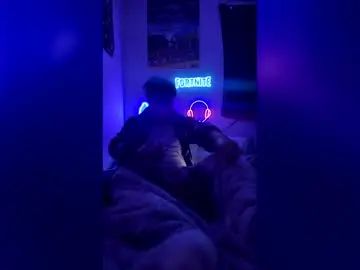 Gay sex chat with goonertown22 - camgaychat.com - Britain