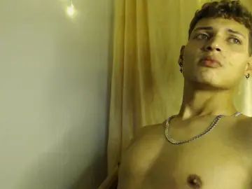 Gay sex chat with EduardoMarz - camgaychat.com