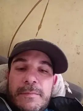 Gay sex chat with Ronnielh - camgaychat.com - Britain