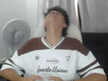 Gay sex chat with hot_bunny777 - camgaychat.com - Britain