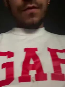 Gay sex chat with alessand21 - camgaychat.com - Italy