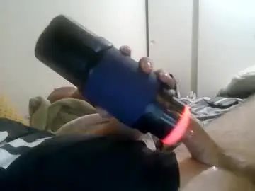 Gay sex chat with builtdifferntdaddy - camgaychat.com - Britain