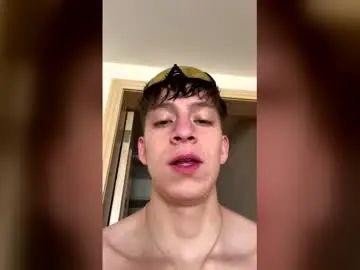 Gay sex chat with largo33029 - camgaychat.com - Britain