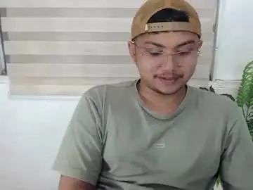 Gay sex chat with misterhotstuffx - camgaychat.com - Britain