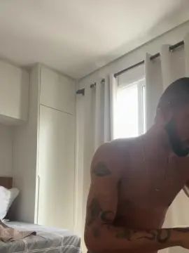 Gay sex chat with Titto2333 - camgaychat.com - Portugal