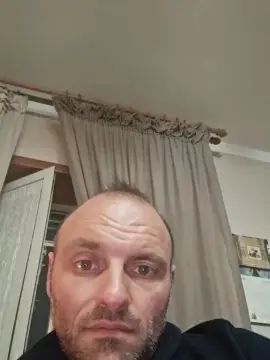 Gay sex chat with Lukamohot - camgaychat.com - Italy