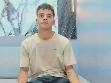 Gay sex chat with samuel_wyatt - camgaychat.com - Britain