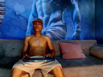 Gay sex chat with axel_roy - camgaychat.com - Britain