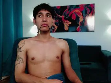 Gay sex chat with ElliotAzer - camgaychat.com - Britain