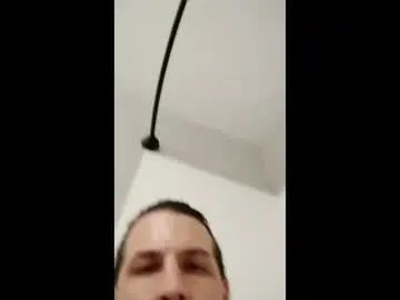 Gay sex chat with adenhielo - camgaychat.com - Britain