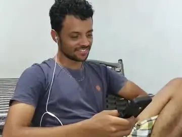 Gay sex chat with eton_ - camgaychat.com - Britain