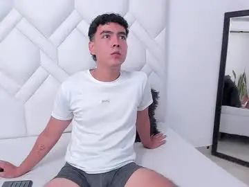 Gay sex chat with evancox20 - camgaychat.com