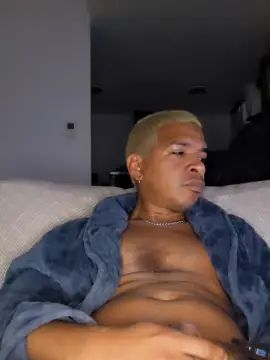 Gay sex chat with Raava - camgaychat.com - Britain