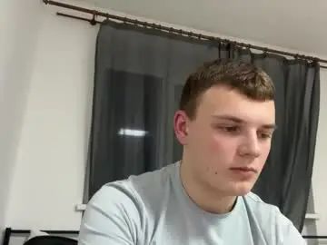 Gay sex chat with xxxten_ - camgaychat.com - Britain