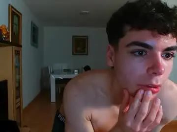 Gay sex chat with inuartzero - camgaychat.com - Britain