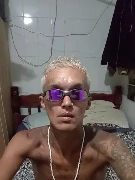 Gay sex chat with Juninho_cria - camgaychat.com - Portugal