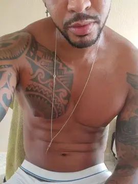Gay sex chat with Divino198936 - camgaychat.com - Portugal