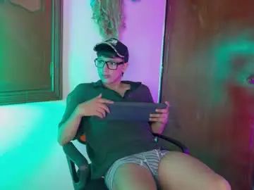 Gay sex chat with lax_boys - camgaychat.com - Britain