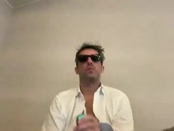 Gay sex chat with kesi8588 - camgaychat.com - Britain