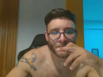 Gay sex chat with Leomasterxxx - camgaychat.com - Britain