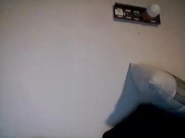 Gay sex chat with ty_barrett94642677 - camgaychat.com - Britain