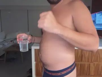 Gay sex chat with beachdaddy4 - camgaychat.com - Britain