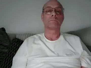 Gay sex chat with johnpevans - camgaychat.com - Britain