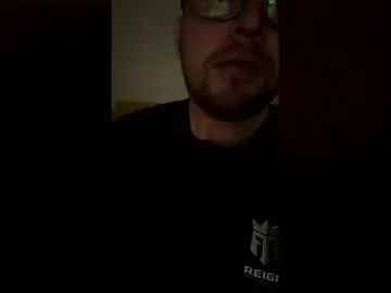 Gay sex chat with alaparra44 - camgaychat.com - Britain