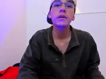 Gay sex chat with alexander_collinss - camgaychat.com - Britain